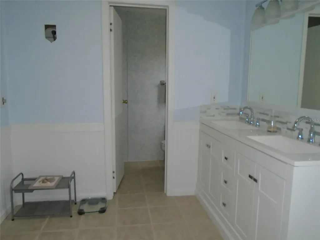 5559 SW 42nd Place Bell FL 32619