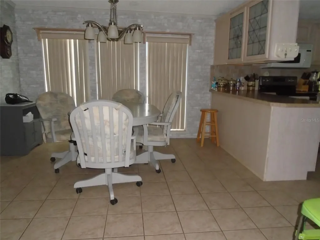 5559 SW 42nd Place Bell FL 32619