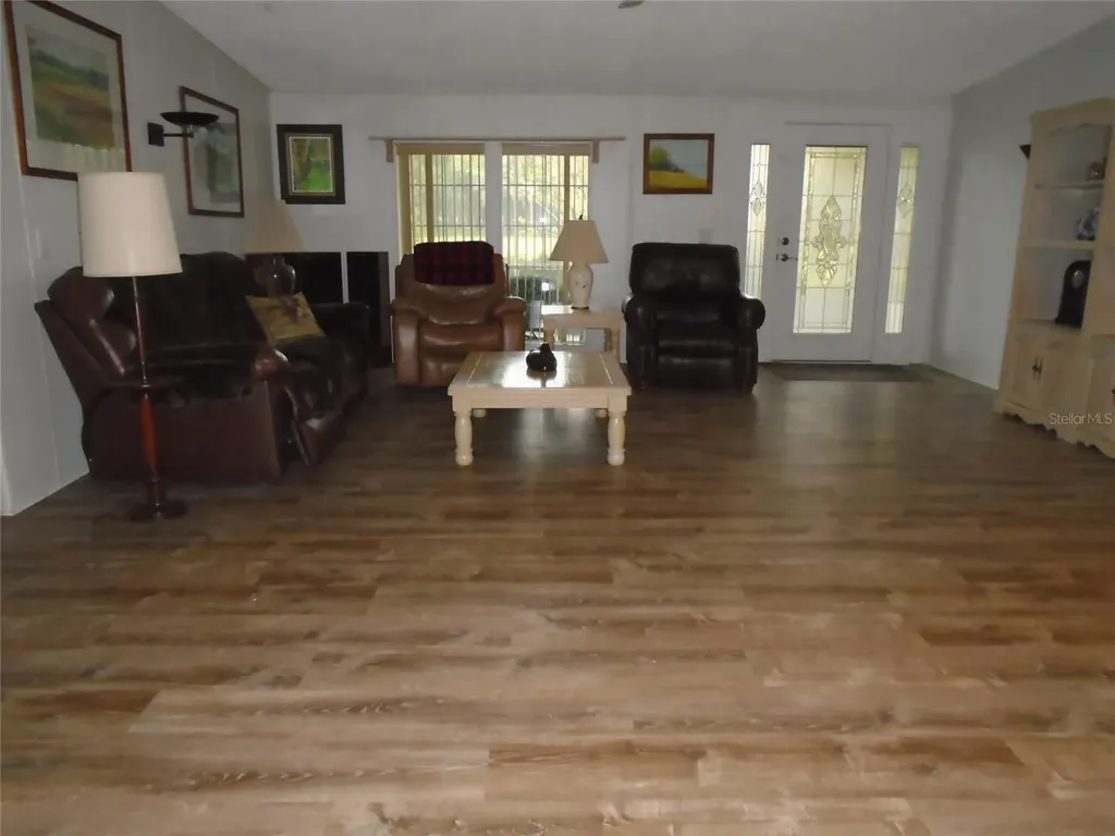 5559 SW 42nd Place Bell FL 32619