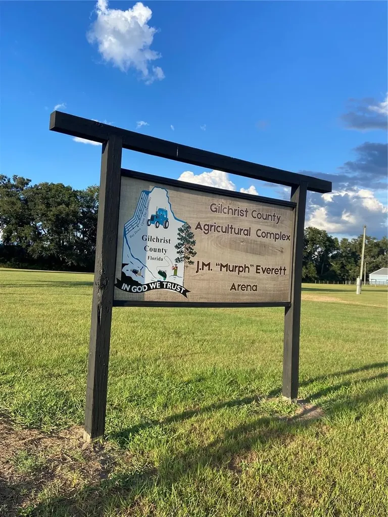 5559 SW 42nd Place Bell FL 32619
