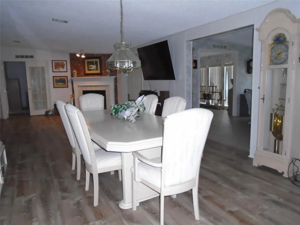 5559 SW 42nd Place Bell FL 32619