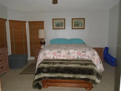 5559 SW 42nd Place Bell FL 32619