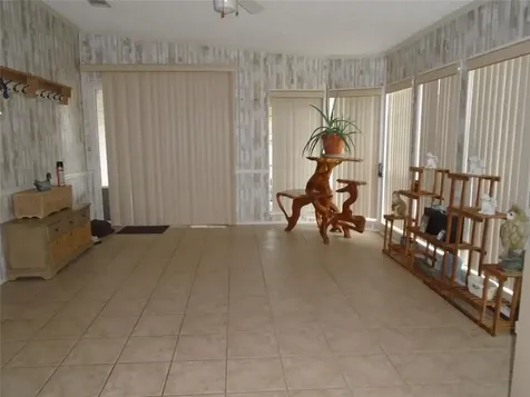 5559 SW 42nd Place Bell FL 32619