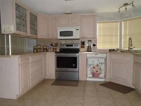 5559 SW 42nd Place Bell FL 32619