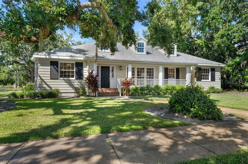 1585 South Drive Sarasota FL 34239