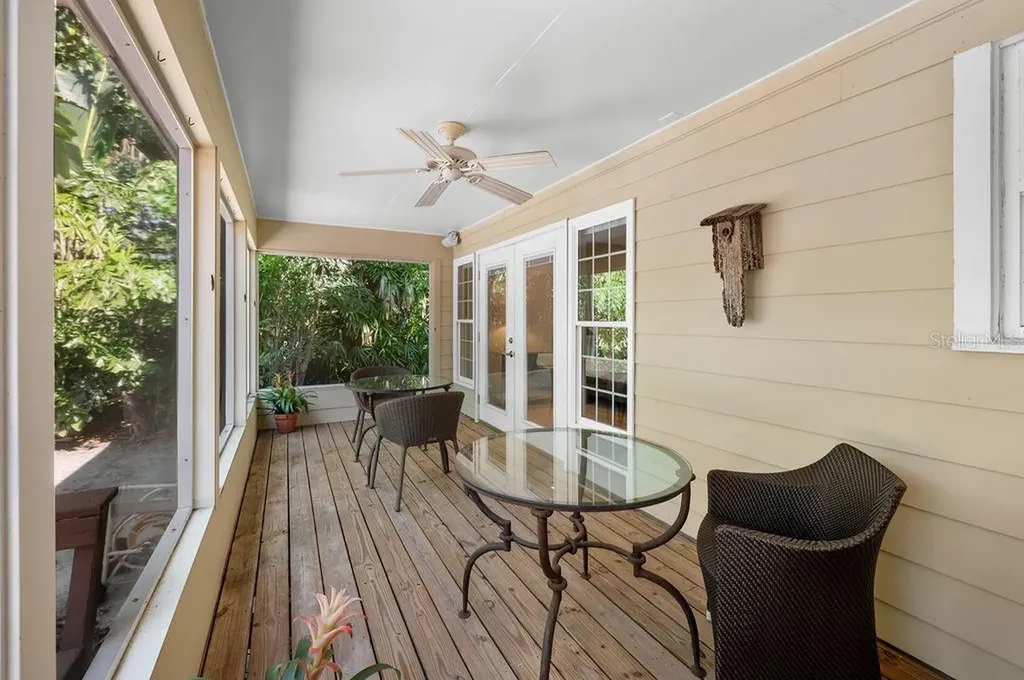 1585 South Drive Sarasota FL 34239