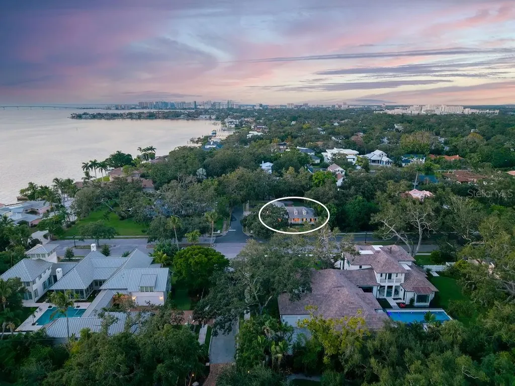 1585 South Drive Sarasota FL 34239