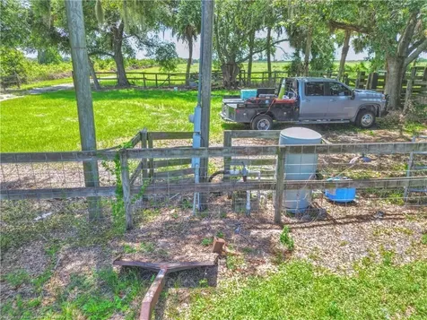 8495 County Road 621 Lorida FL 33857