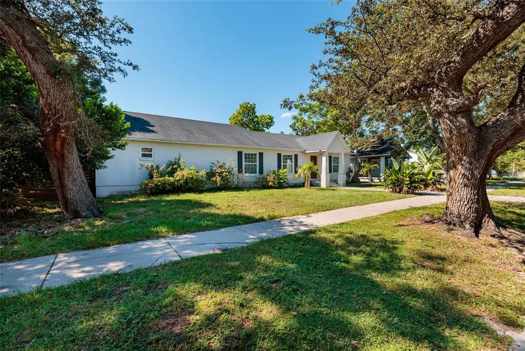 4320 8th Avenue N St Petersburg FL 33713