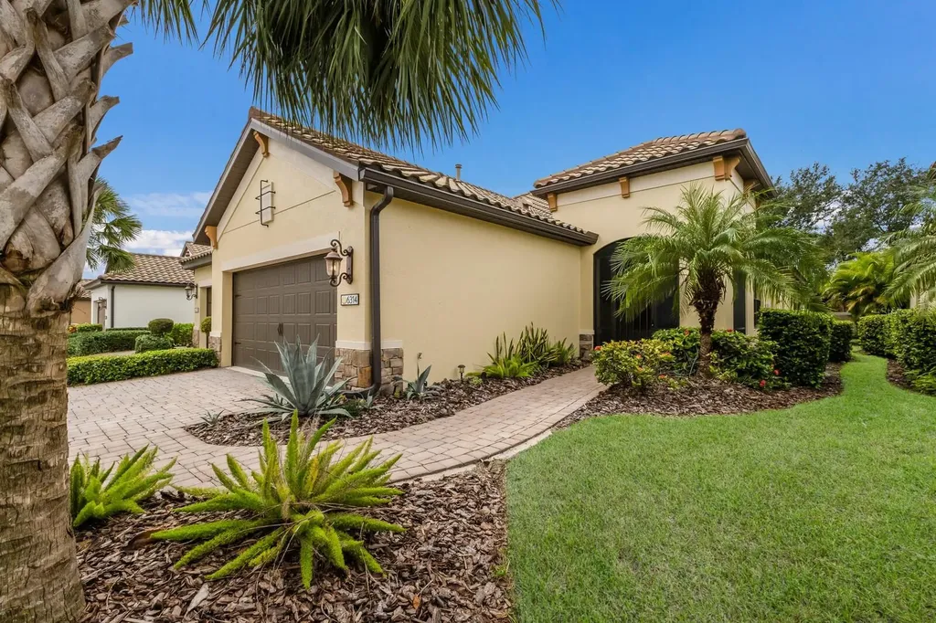 6314 Positano Court Sarasota FL 34243