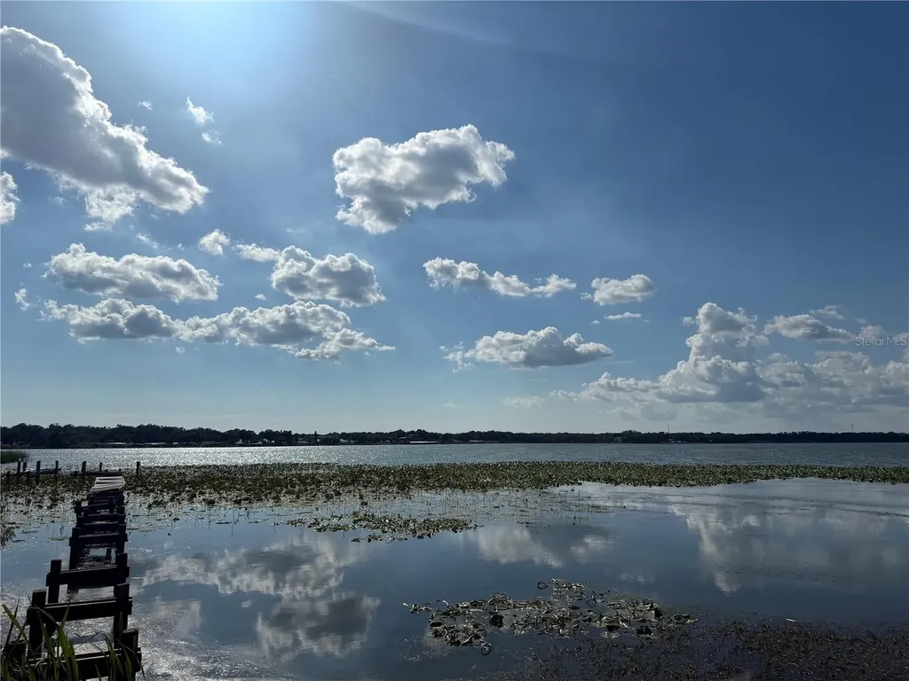 Island Shores Lane Lakeland FL 33809