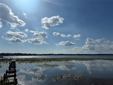 Island Shores Lane Lakeland FL 33809