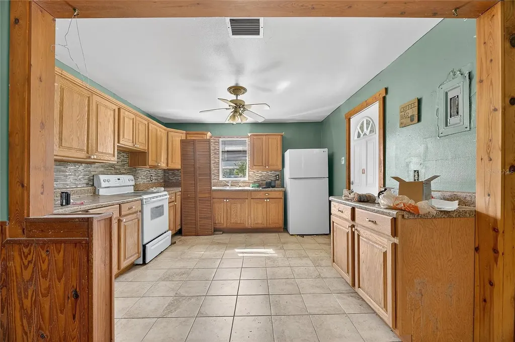 311 S Webb Road Plant City FL 33566