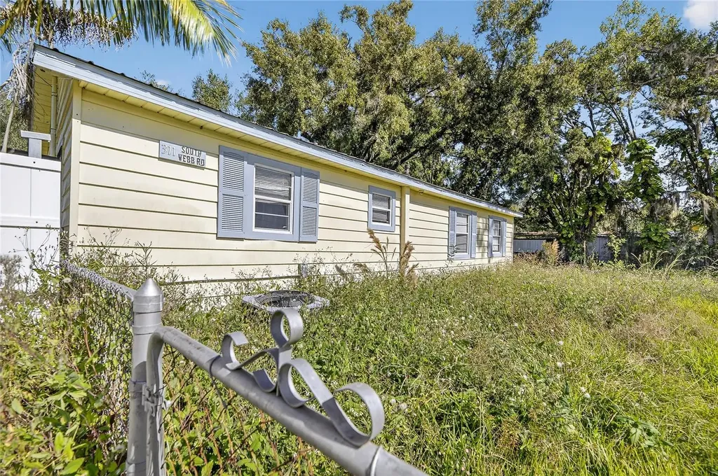 311 S Webb Road Plant City FL 33566