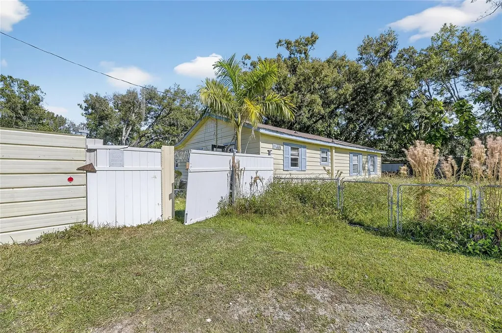 311 S Webb Road Plant City FL 33566