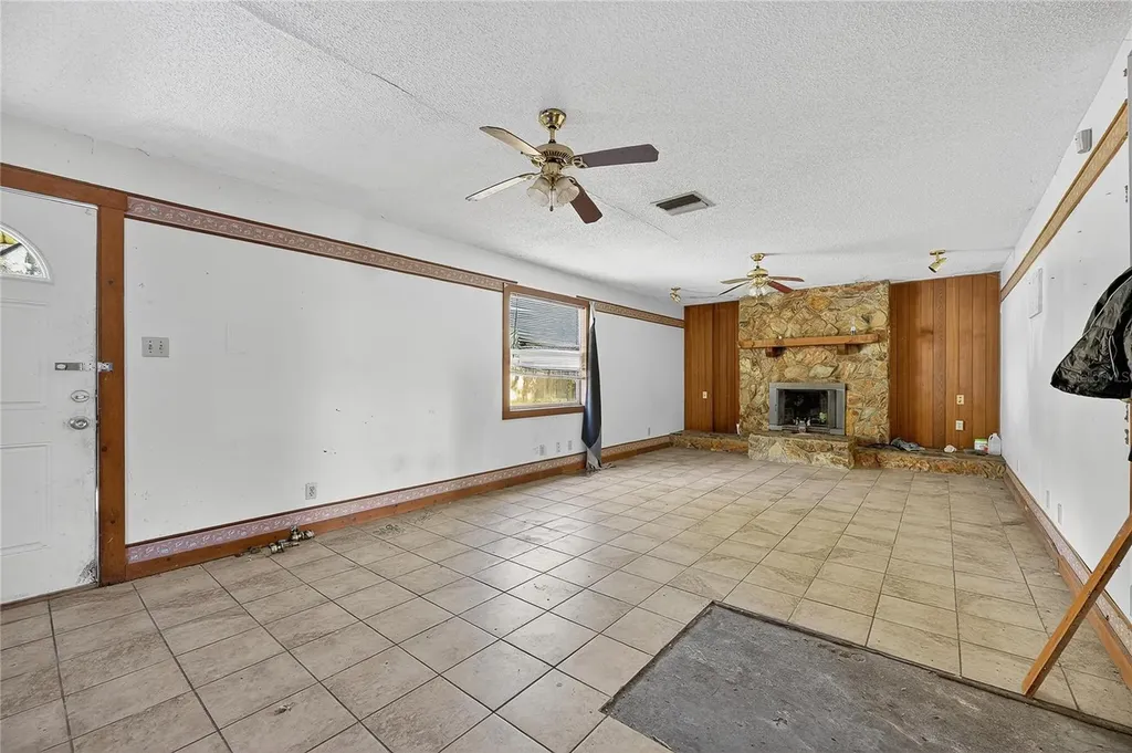 311 S Webb Road Plant City FL 33566