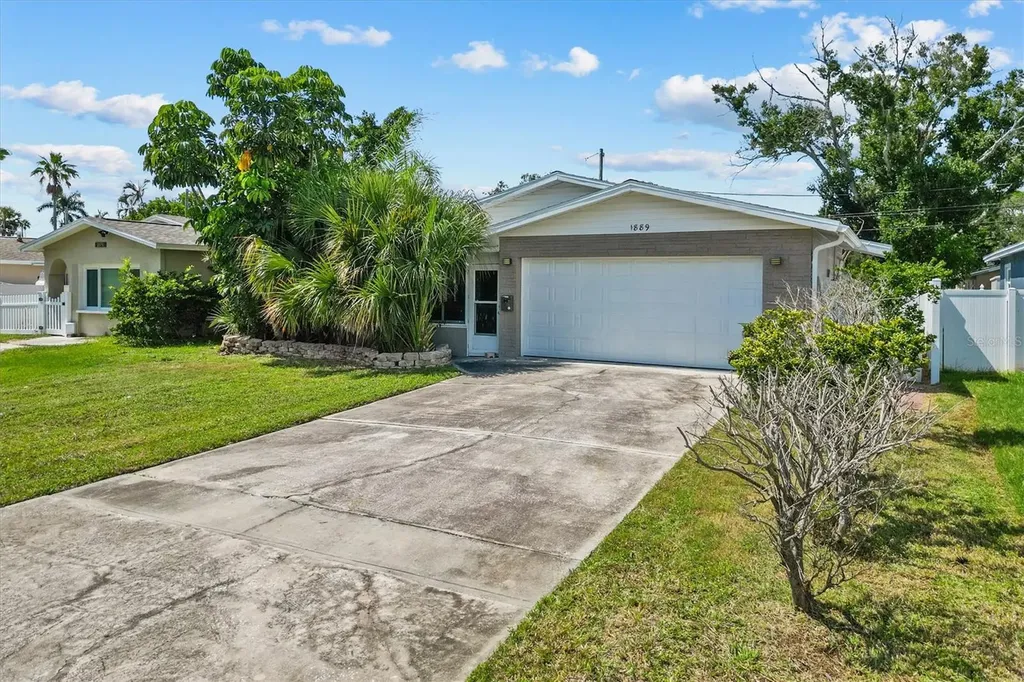 1889 Montana Avenue NE St Petersburg FL 33703