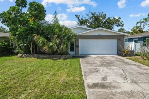 1889 Montana Avenue NE St Petersburg FL 33703