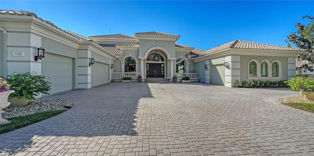 7320 Barclay Court University Park FL 34201