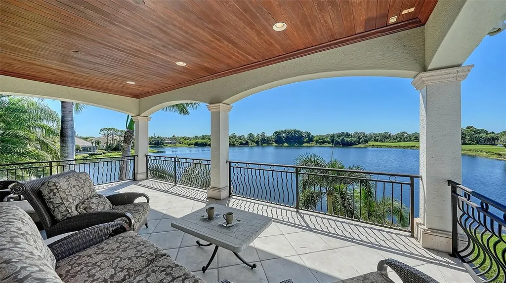 7320 Barclay Court University Park FL 34201
