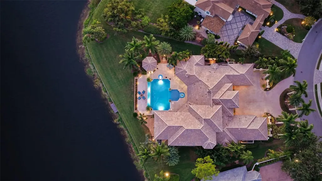 7320 Barclay Court University Park FL 34201