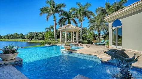 7320 Barclay Court University Park FL 34201