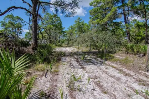 192 Freedom Drive Frostproof FL 33843
