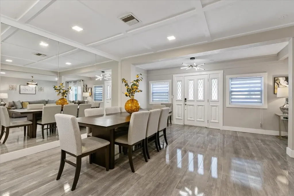 1009 N Betty Lane Clearwater FL 33755