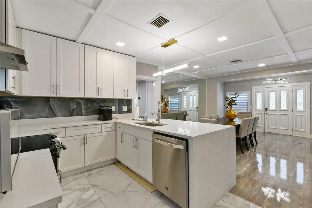 1009 N Betty Lane Clearwater FL 33755