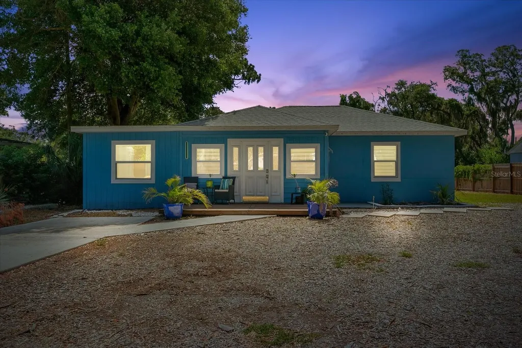1009 N Betty Lane Clearwater FL 33755