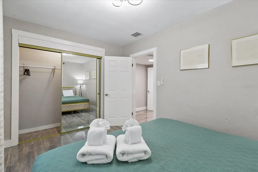 1009 N Betty Lane Clearwater FL 33755