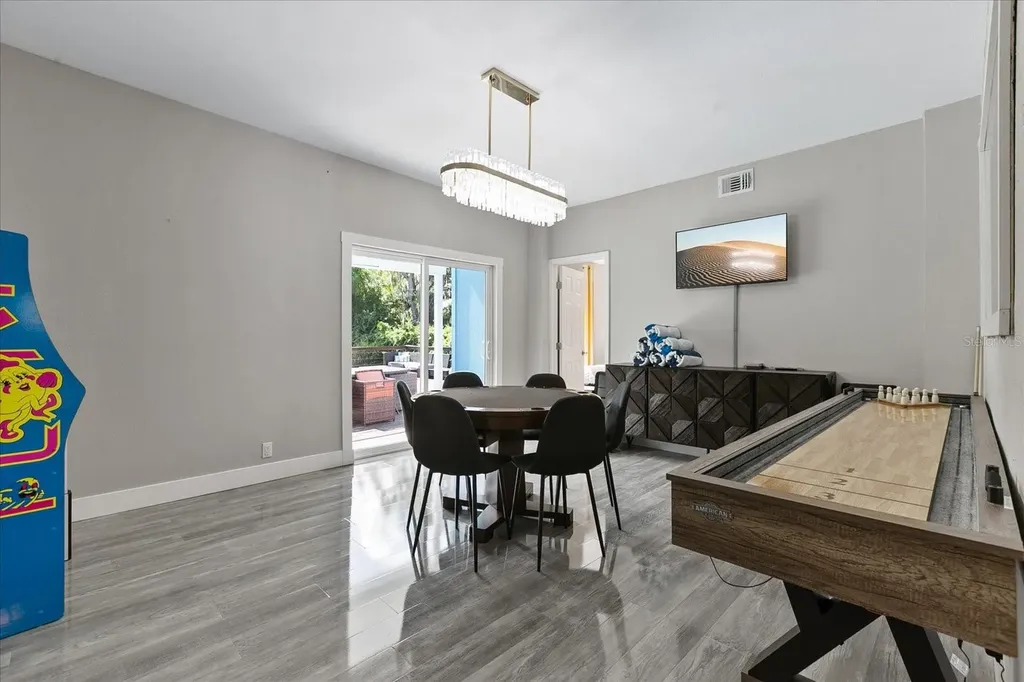 1009 N Betty Lane Clearwater FL 33755