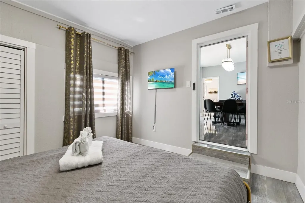 1009 N Betty Lane Clearwater FL 33755