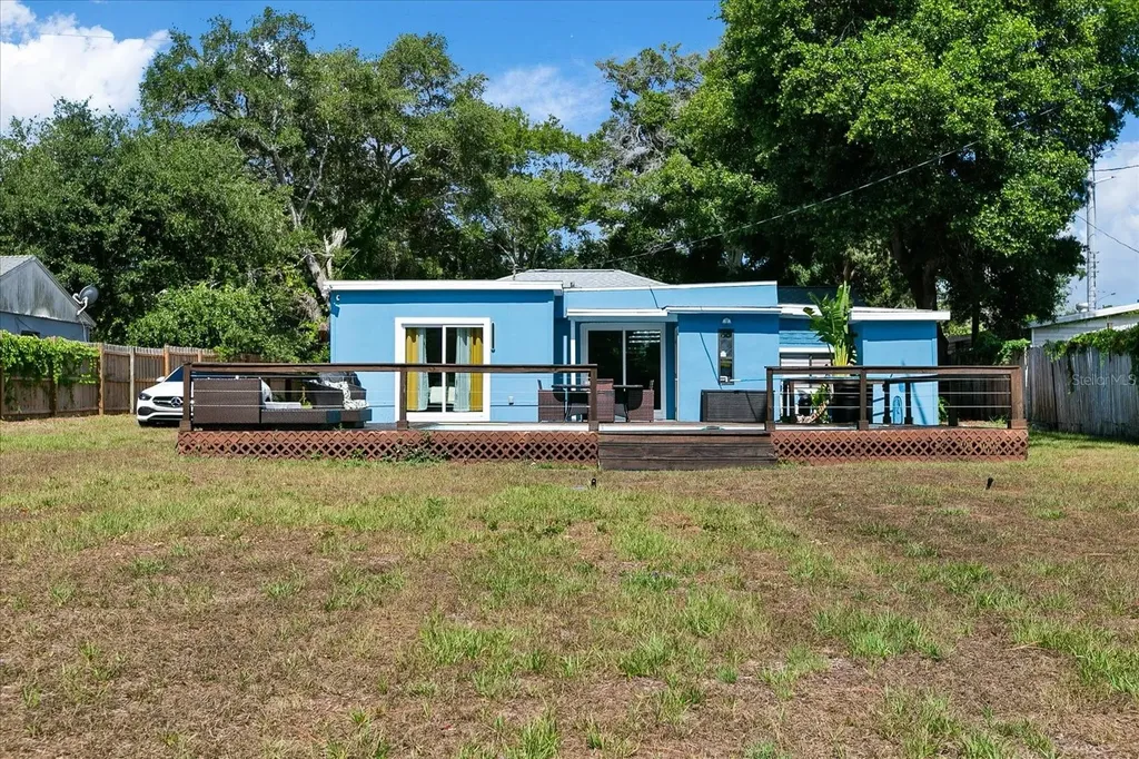 1009 N Betty Lane Clearwater FL 33755