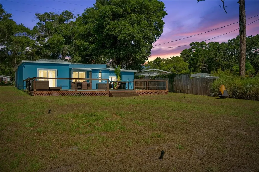 1009 N Betty Lane Clearwater FL 33755