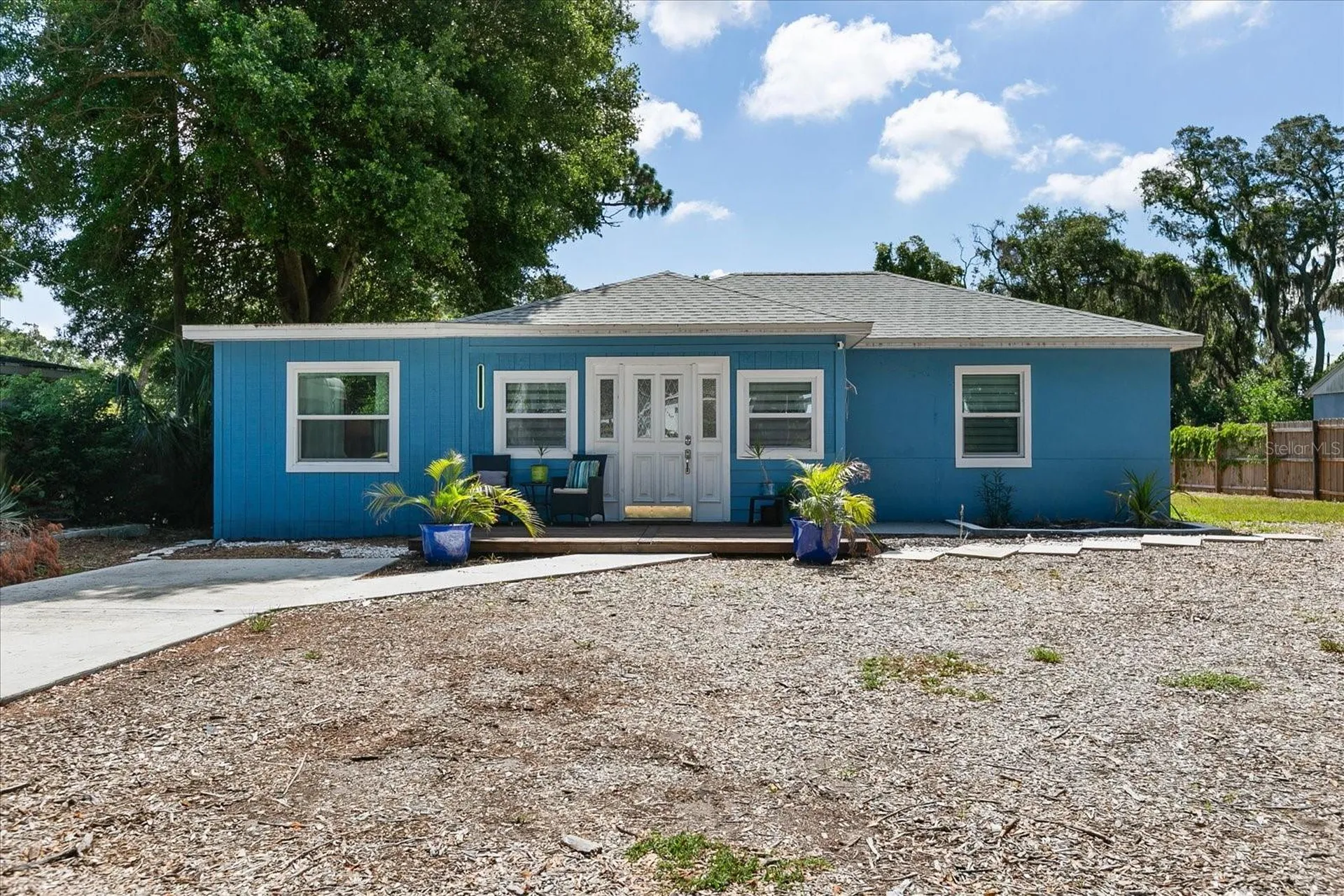 1009 N Betty Lane Clearwater FL 33755