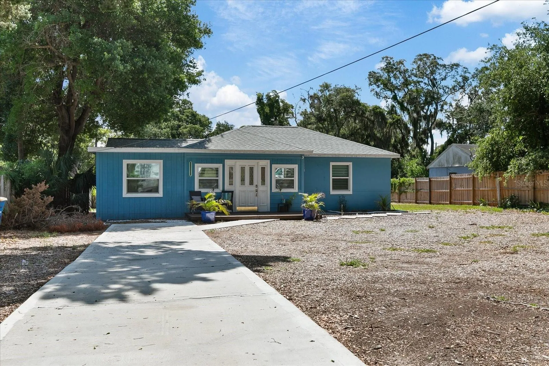 1009 N Betty Lane Clearwater FL 33755