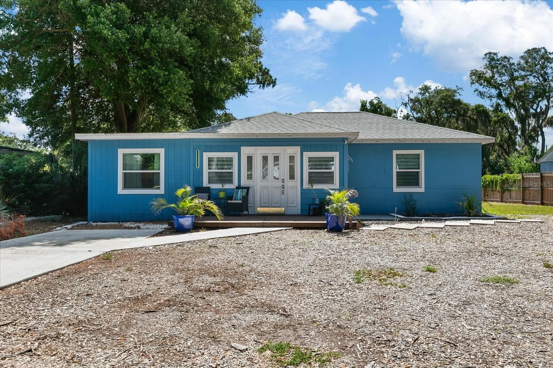 1009 N Betty Lane Clearwater FL 33755