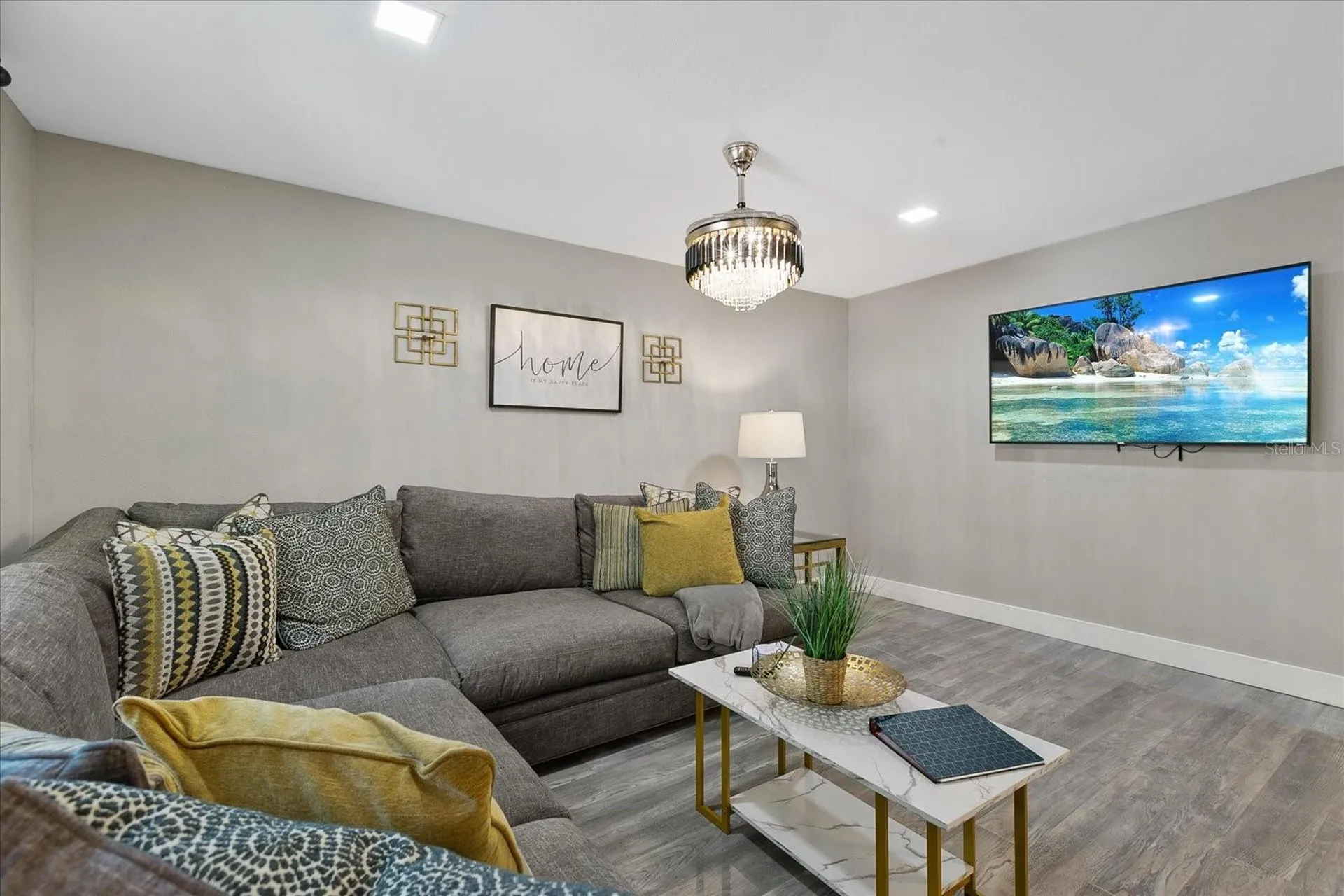 1009 N Betty Lane Clearwater FL 33755
