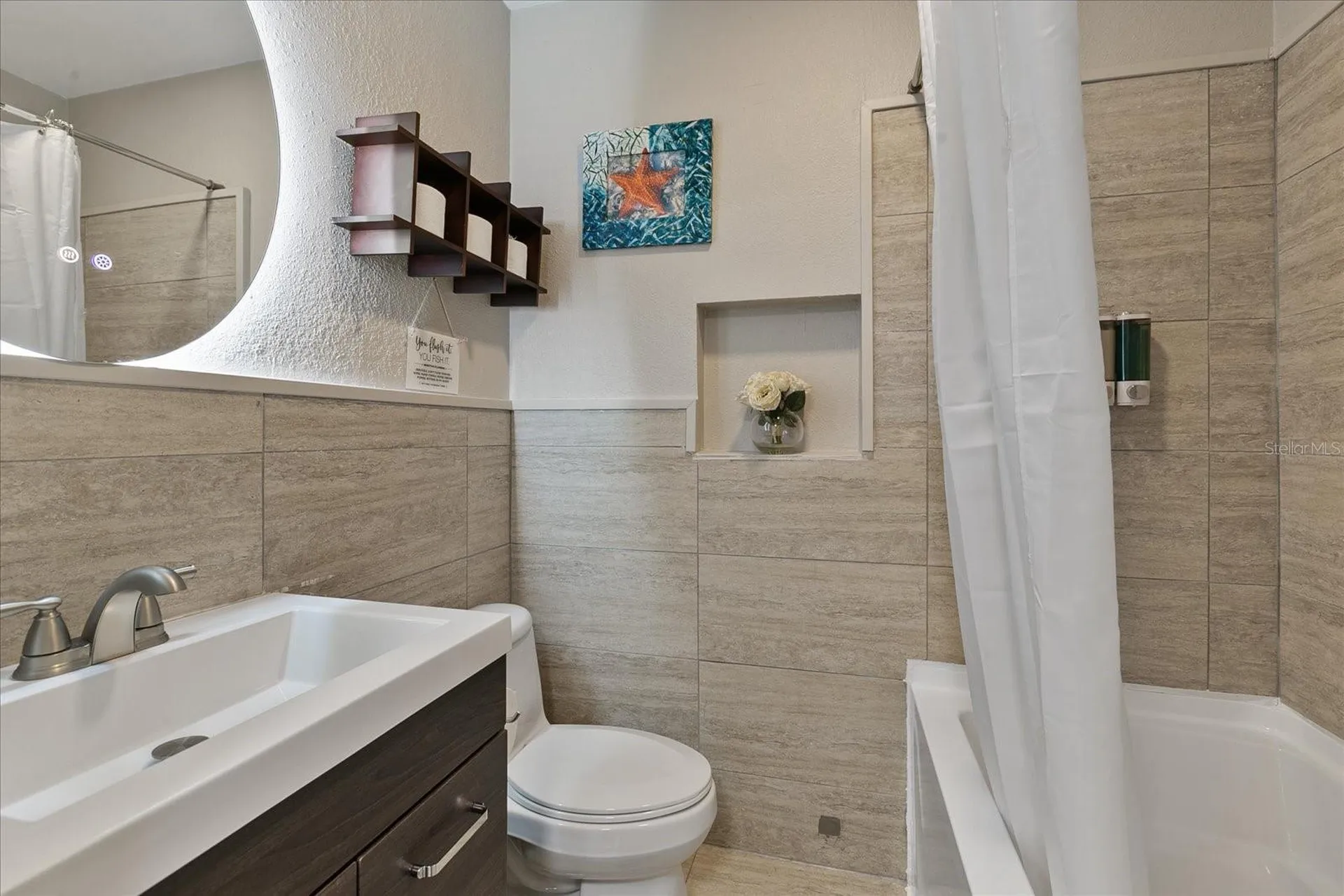 1009 N Betty Lane Clearwater FL 33755