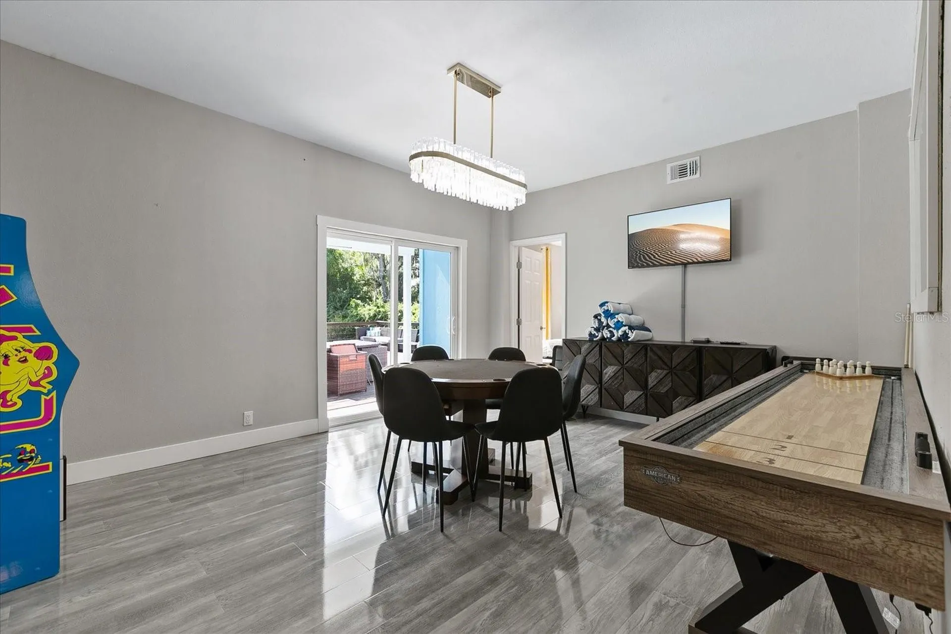 1009 N Betty Lane Clearwater FL 33755