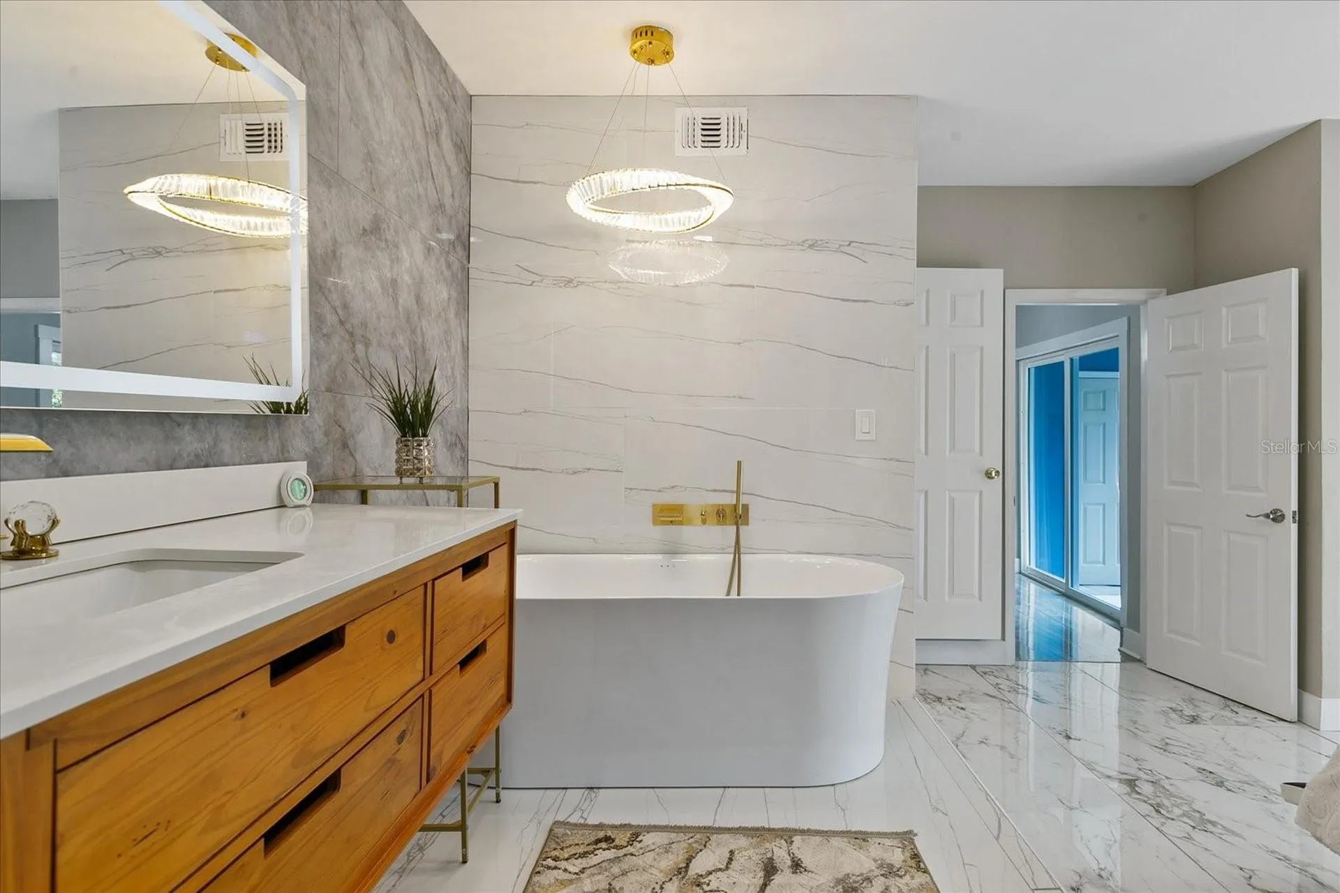 1009 N Betty Lane Clearwater FL 33755