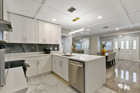1009 N Betty Lane Clearwater FL 33755