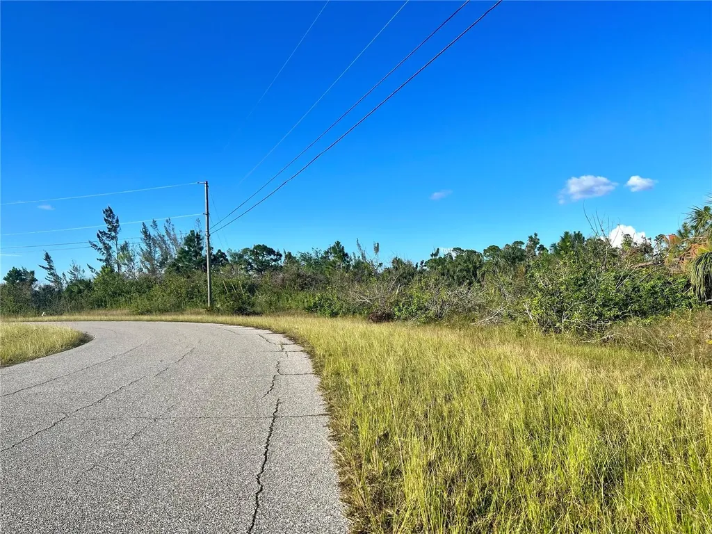 9829 Shelburne Circle Port Charlotte FL 33981