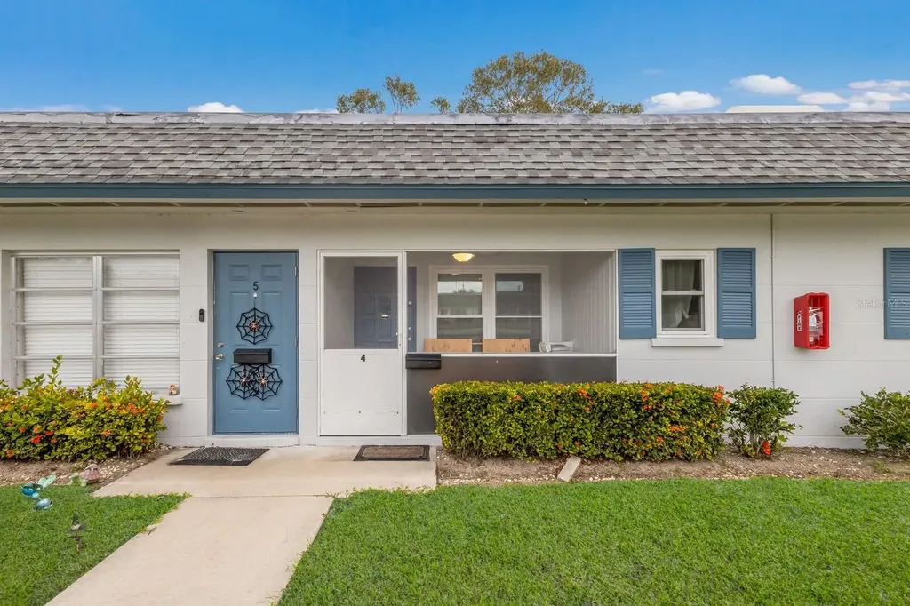 4444 Swift Road Sarasota FL 34231