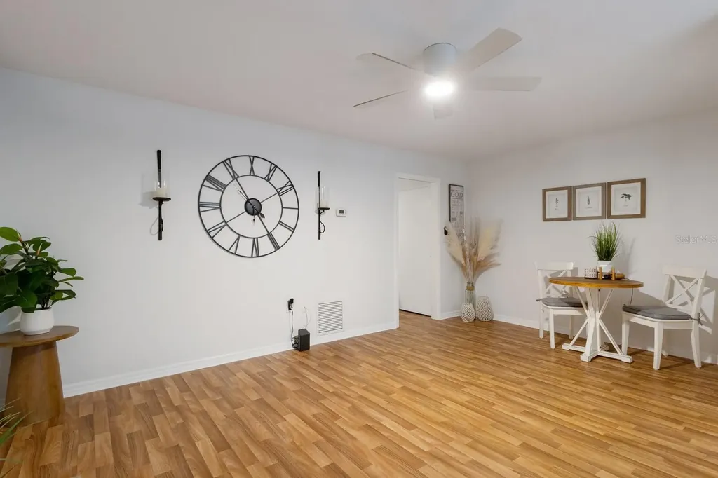 4444 Swift Road Sarasota FL 34231