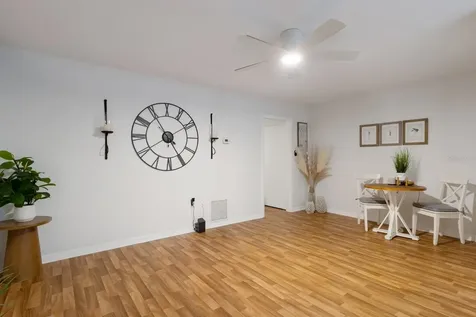 4444 Swift Road Sarasota FL 34231