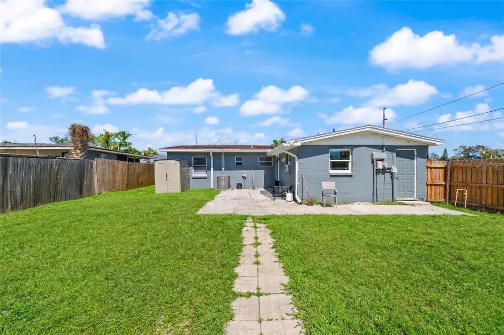 319 E 119th Avenue Tampa FL 33612