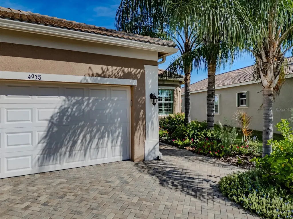 4938 Grand Banks Drive Wimauma FL 33598