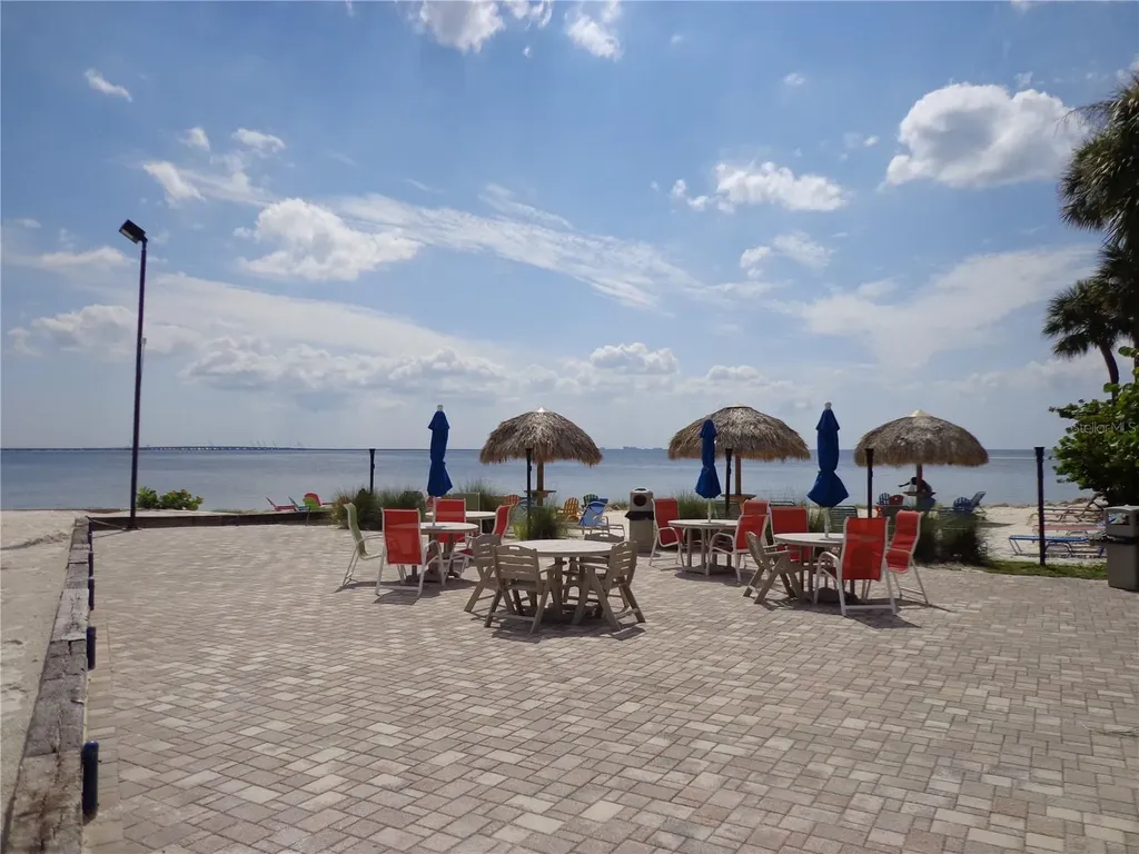 2506 N Rocky Point Drive Tampa FL 33607